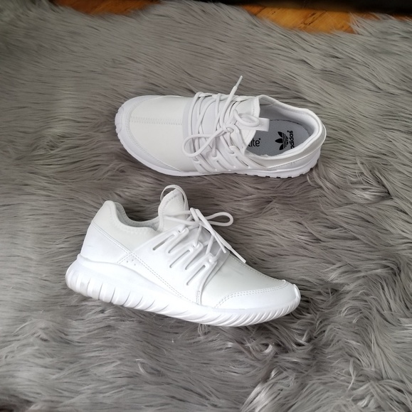 le adidas tubulare radiale k scarpe bianche sz4y55w poshmark le adidas tubulare radiale k scarpe bianche sz4y55w poshmark